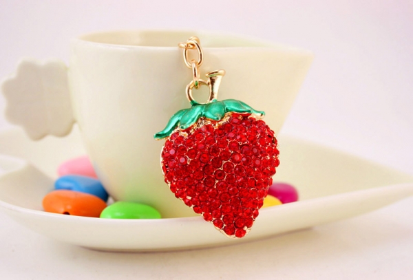Red Strawberry Fruit Food Crystal Diamante Bag Charms Handbag Keyring Pendant