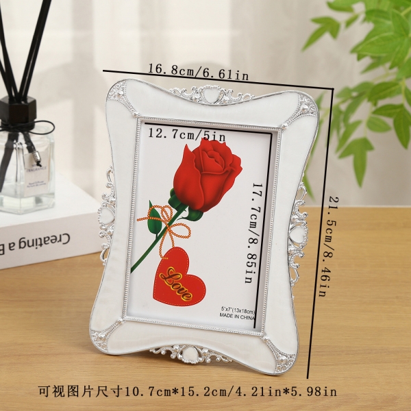 Style 60 Emerald White Silver Hearts 7x5 Photo Frame